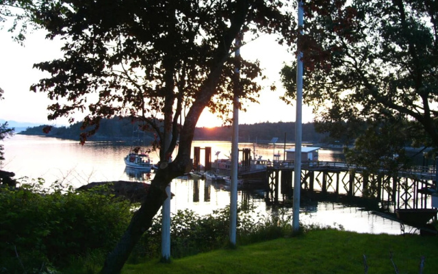Lasqueti Island Hotel & Restaurant