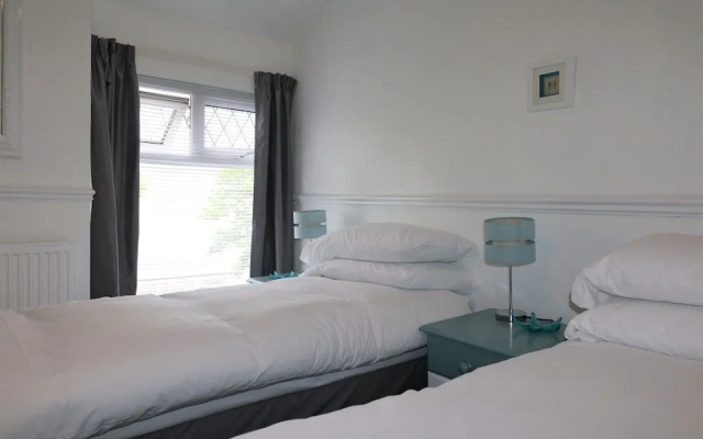 Shoreline Hotel