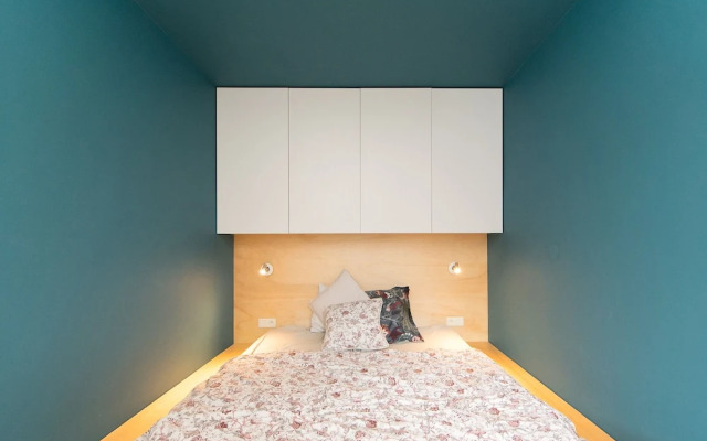 Main Trainstation one bedroom AC p4you