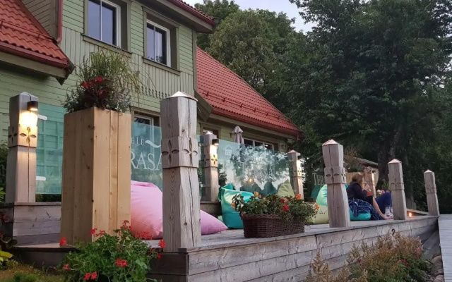 North Lake Hotel