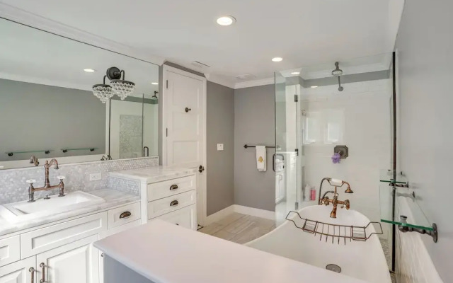 Mid Century Modern Gem w/ Pool in North Tustin