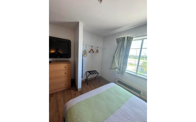 Oyo Townhouse Sulphur,LA Extended Stay I-10