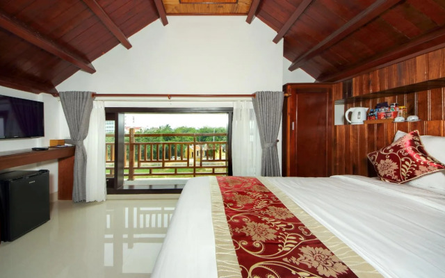 Threeway Riverside Villa