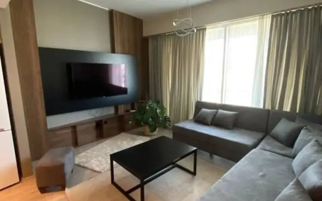 1 1 Balcony Deluxe Apart - Near Mall of Istanbul
