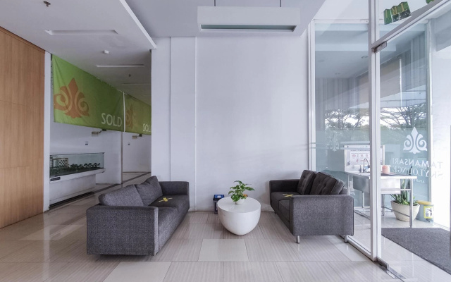RedDoorz Apartment @ Skylounge Tamansari
