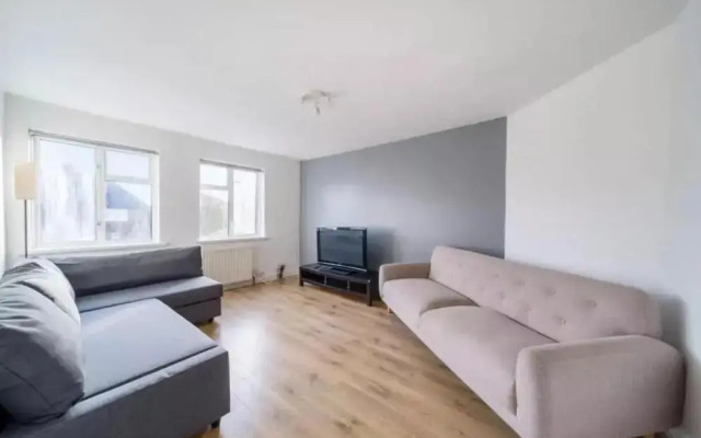 2br-sleeps6-parking-garden-nearlondon