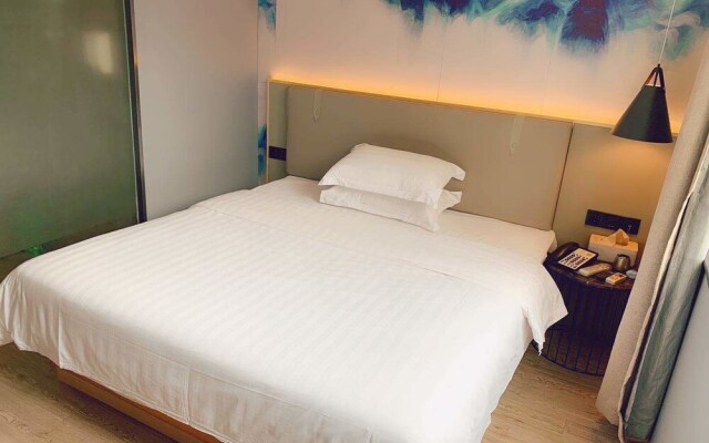 Life Hotel (Ouzhuang Metro Station)