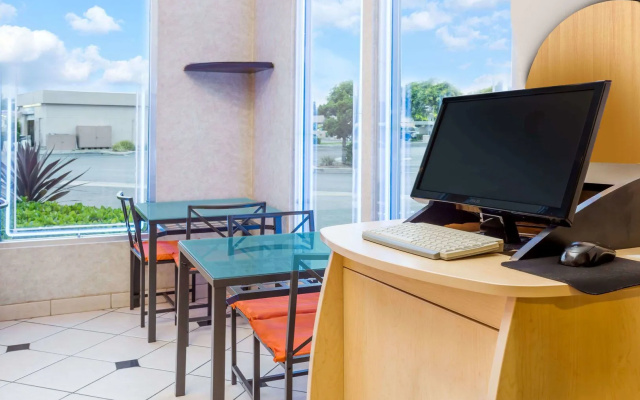 Casa Blanca Hotel - Orange
