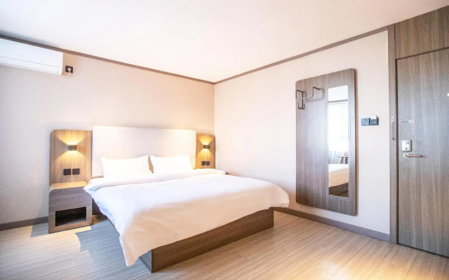 HanTing Hotel (Shanghai Jiuting Street)