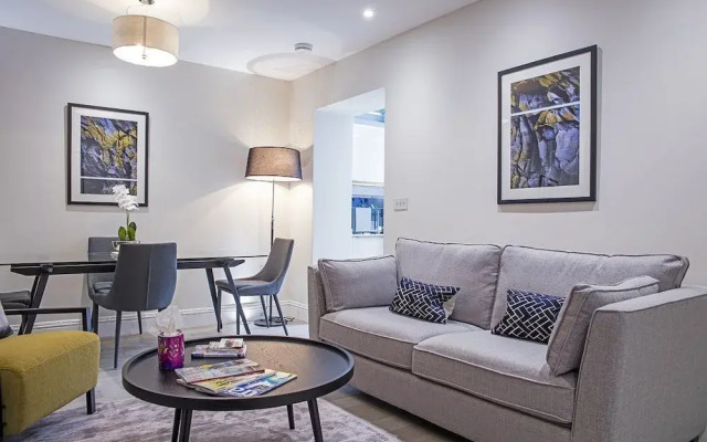 Chelsea Beautiful Two Bedroom  Apartment