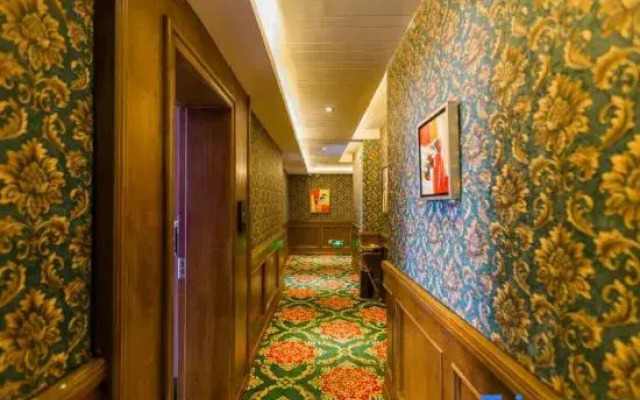 Shenzhen Royal Impression Theme Hotel