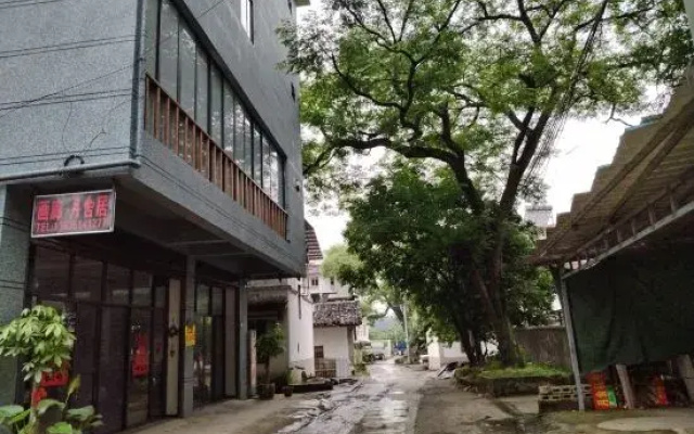 Yangshuo Gallery Moon House B&B (Shili Gallery Yulong River Branch)