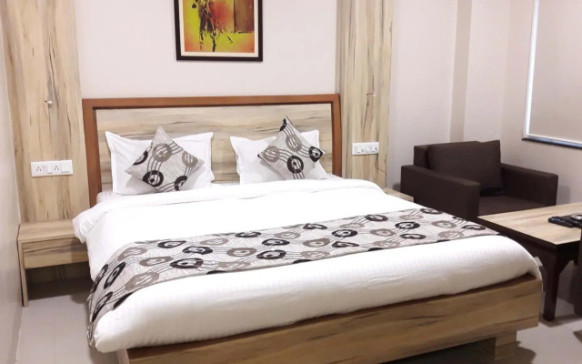 OYO 8084 Hotel Kingston