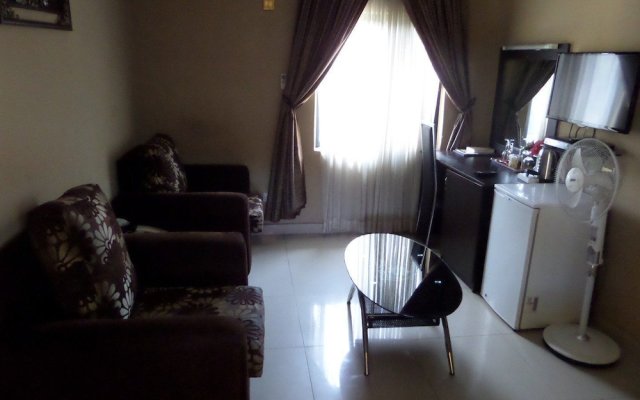 Отель Command Guest House Нигерия, Икея - отзывы, цены и фото номеров - забронировать отель Command Guest House онлайн удобства в номере