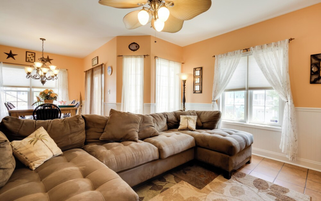 Breezy Wildwood Condo ~ 2 Blocks to Beach!