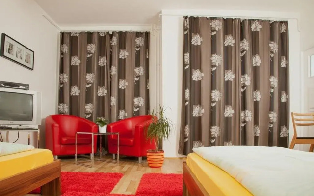 Apollo Apartments