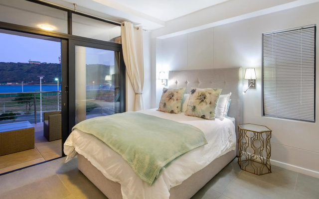 uSHAKA WATERFRONT - SPACIOUS SUBLIME STUNNER