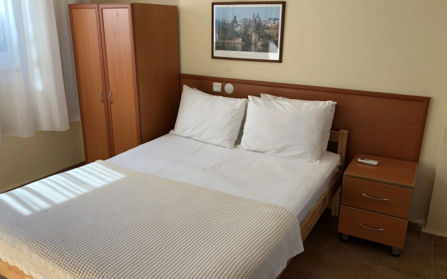 Ten Apart Hotel