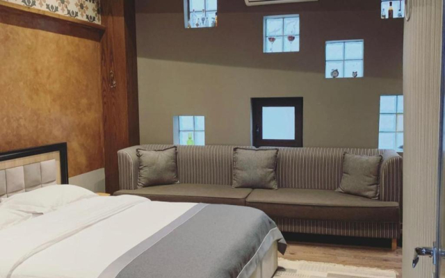 Guest House People