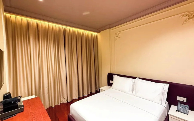 Vatër Hotel