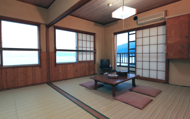 Отель Usami Onsen Fugu Jizakana Ryori no Yado Otsuka Ито комната для гостей
