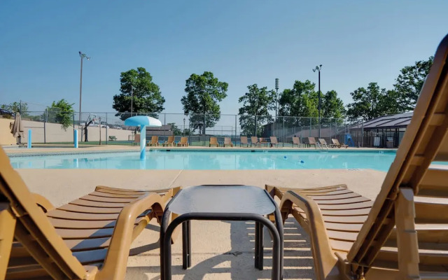 Ozark Escape at the Pointe - Epic Nature