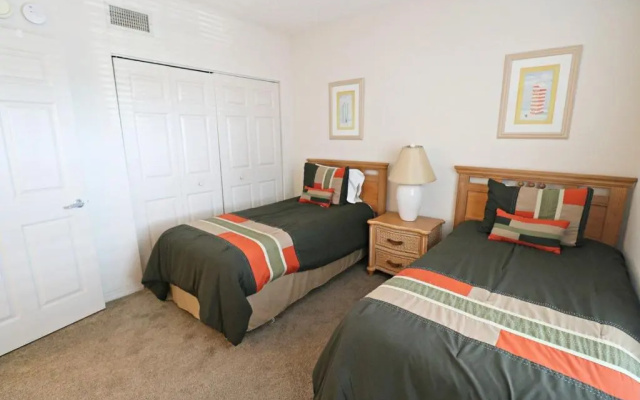 Ocean Village Club L33
