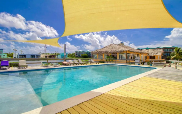 Suite F201 @ Mara Laguna