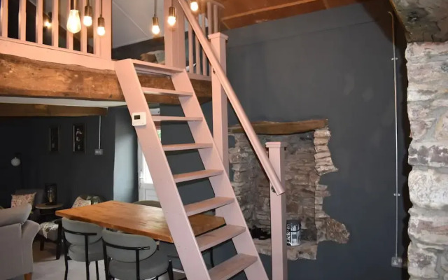 Ty Llaeth 2-bed Cottage, Sleeps 4, Pet Friendly