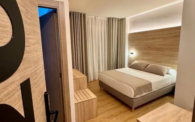 Miramar Suites