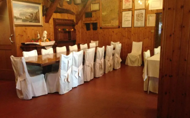 Hotel Pizzeria Ristorante "Al Leone"