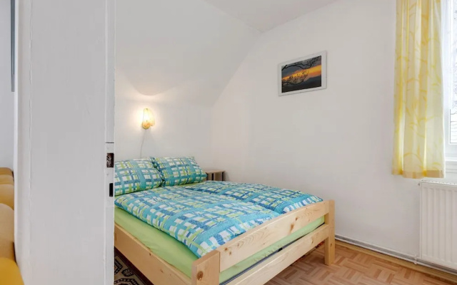 Cozy Apartment in Altenfeld With Garden