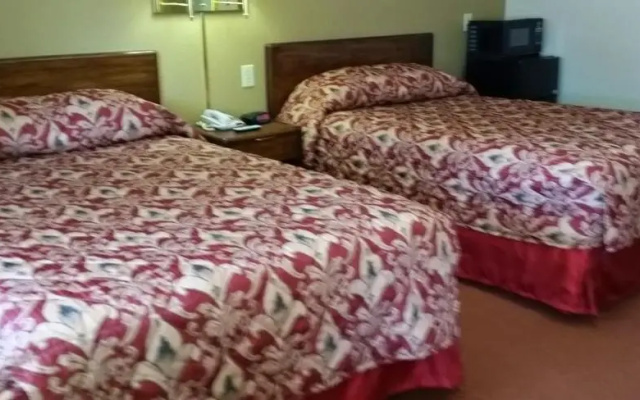 Travelers Inn