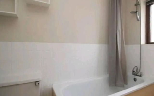 Garden-parking-3 Guests-wifi-20minsgatwick