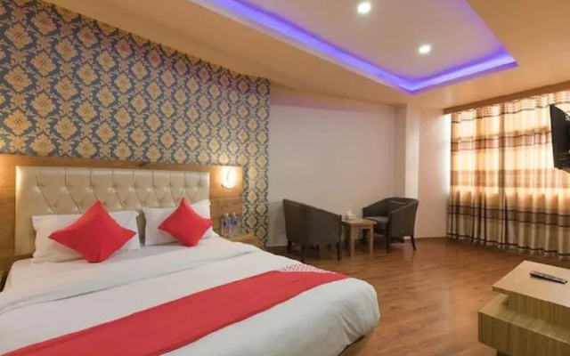 OYO 735 Dream Dine Inn