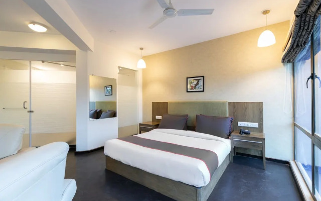 OYO Premium Gujarat College Ellisbridge