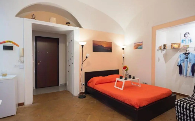 Bobbò House III, a balcony in the heart of Naples
