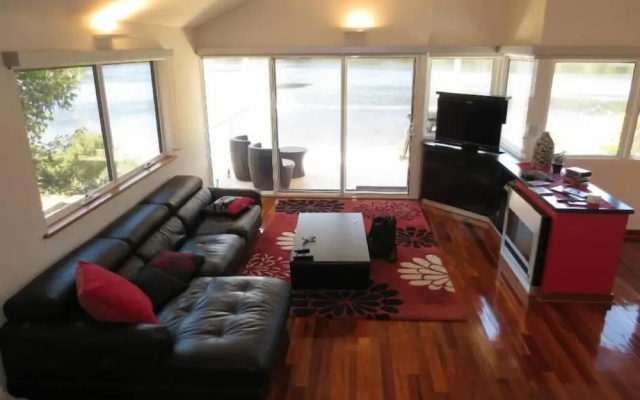 Silkwood Estate