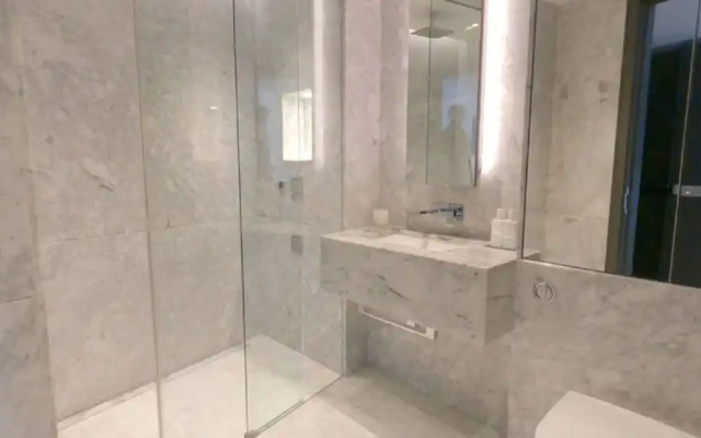 Chelsea Harbour 2-bed Apartment in London