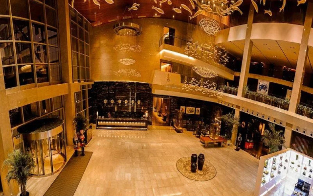 Zhonghang Xiangtong Yacht Club Hotel