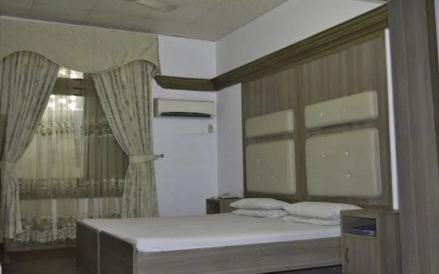 Sandal Bar Hotel