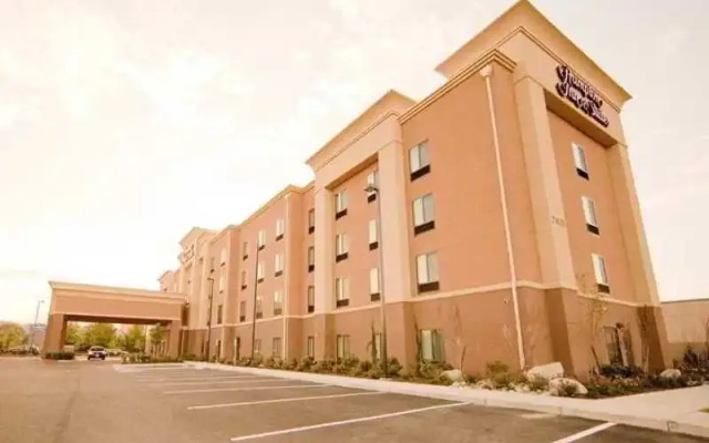 Hampton Inn & Suites Seattle Kent WA