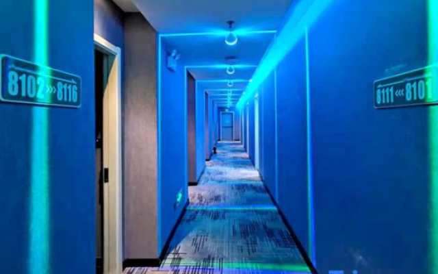 New Jingjie Electronic Tender Theme Hotel (Beijing Sihuidong Subway Station)