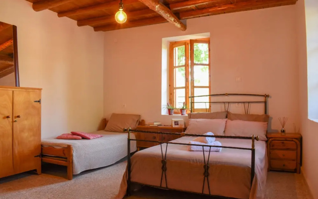 Stone residence/ Amazing seaview 1km to the beach