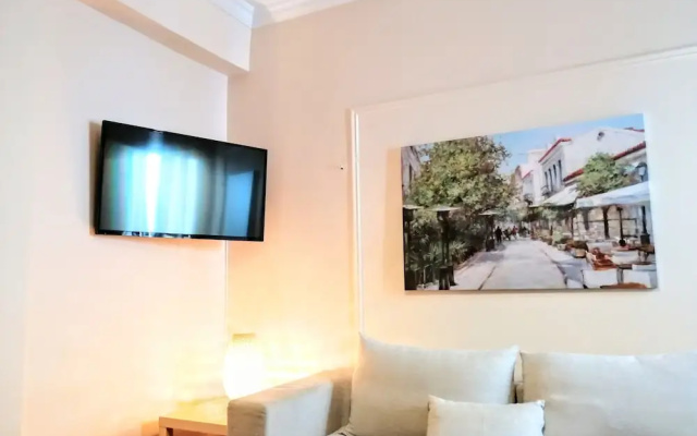 Comfortable apartment in Acropolis