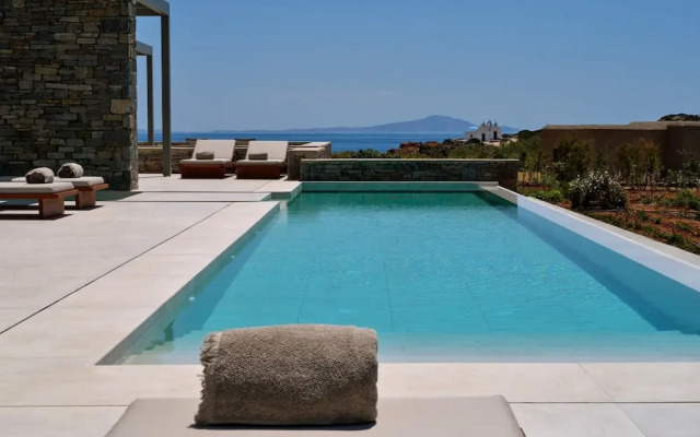 Luxury Villa Serenely
