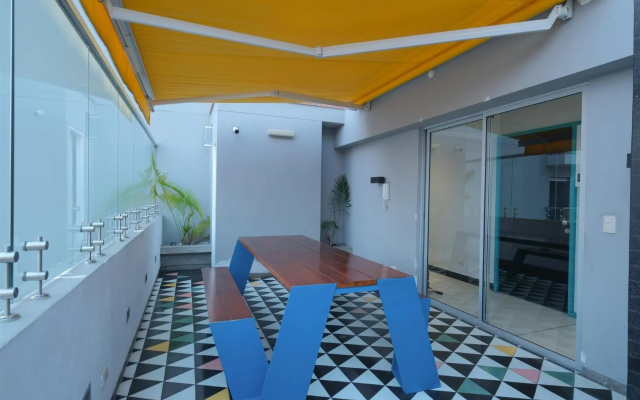 Stylish apt Amazing Ocean View - Gym Karaoke Pool
