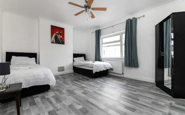House - Sleeps 10 - Garden - Close to City Centre