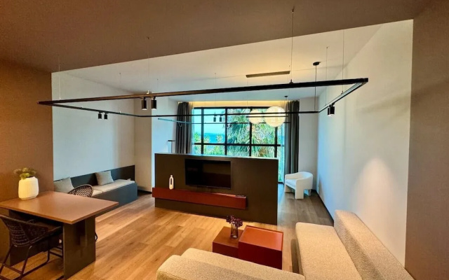Zins Luxury Apartment 02