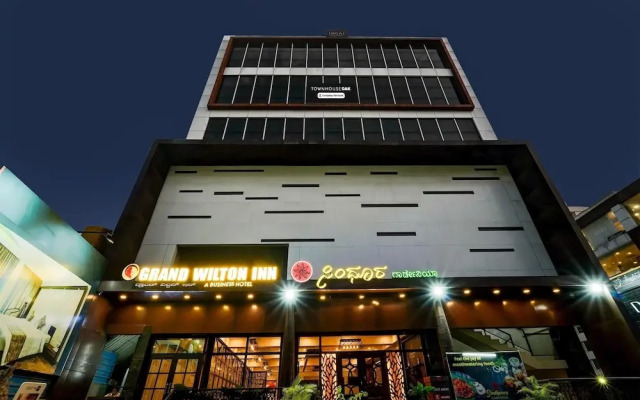 Premium Stays Near Phoenix Mall